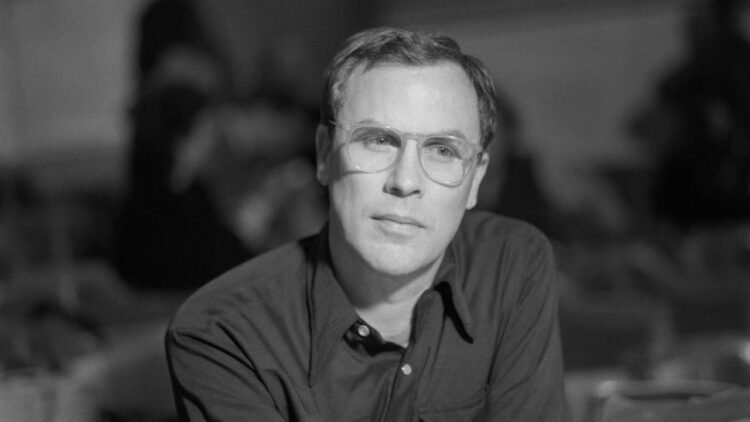 Robert Wilson, Boundary-Pushing Playwright and Director Who Collaborated with Philip Glass, Tom Waits, and Lady Gaga, Dies at 83 Robert Wilson, Boundary-Pushing Playwright and Director Who Collaborated with Philip Glass, Tom Waits, and Lady Gaga, Dies at 83