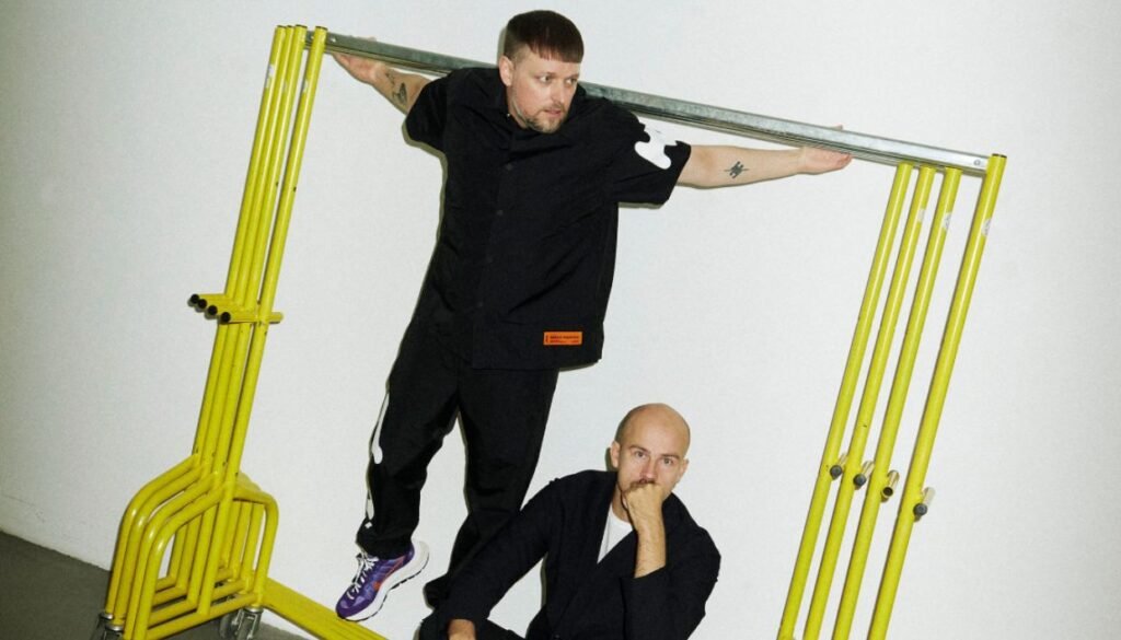 How Adana Twins shape warmth and movement with Guitar Rig