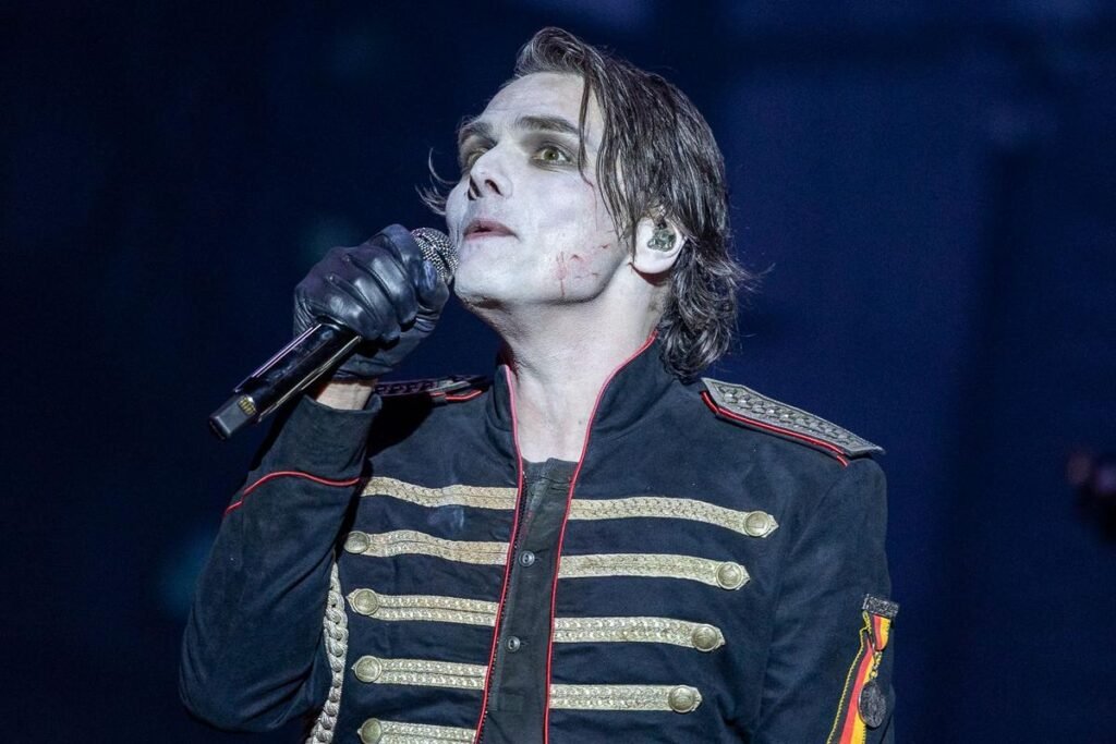 Photos + Review — My Chemical Romance Bring the Heat in Arlington