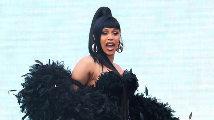 Cardi B Disses BIA, Ice Spice, Lil Uzi Vert & JT On New Album ‘Am I The Drama?’ Cardi B Disses BIA, Ice Spice, Lil Uzi Vert & JT On New Album ‘Am I The Drama?’