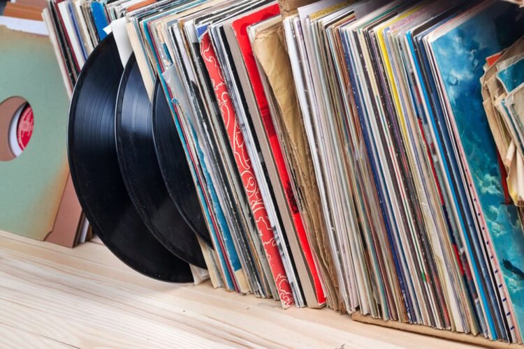 Labels settle copyright lawsuit against Internet Archive over streaming of vintage vinyl records Labels settle copyright lawsuit against Internet Archive over streaming of vintage vinyl records