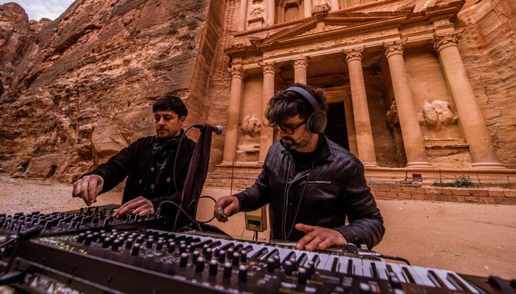 Maschine as a creative anchor in Bedouin’s production workflow Maschine as a creative anchor in Bedouin’s production workflow