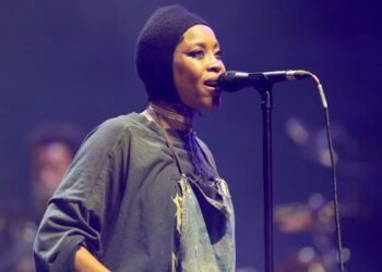 Erykah Badu Unloaded ‘Mama’s Gun’ At ‘The Return Of Automatic Slim’ Tour’s Opening Night 