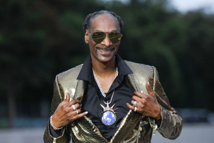 Snoop Dogg Takes Accountability, Delivers Message Of LGBTQ Love With New Song Snoop Dogg Takes Accountability, Delivers Message Of LGBTQ Love With New Song
