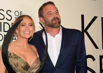 Jennifer Lopez, Ben Affleck Reunite on ‘Kiss of Spider Woman’ Carpet