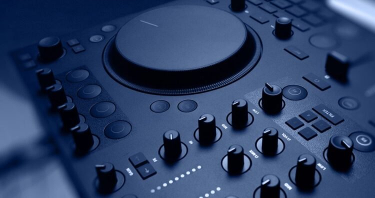 Native Instruments reveals next-gen Traktor hardware, MX2 Native Instruments reveals next-gen Traktor hardware, MX2