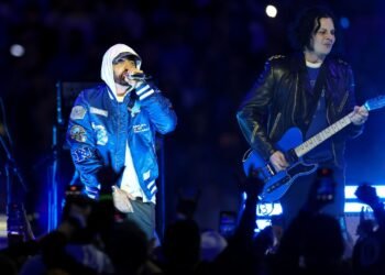 Jack White and Eminem Unite for Halftime Show at Detroit Lions Thanksgiving Game: Watch