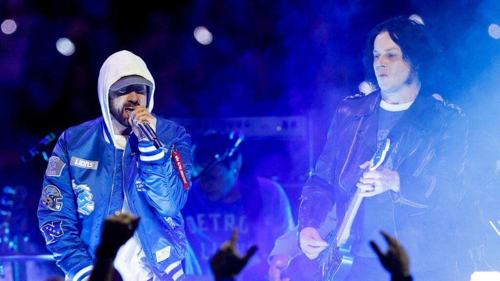 Eminem Joins Jack White For Epic Detroit Lions Thanksgiving Performance: Watch Eminem Joins Jack White For Epic Detroit Lions Thanksgiving Performance: Watch