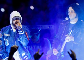 Eminem Joins Jack White For Epic Detroit Lions Thanksgiving Performance: Watch