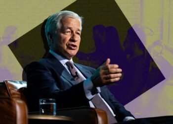 Jamie Dimon Does This in Meetings. I Didn’t — Until I Realized It Was Costing Me Big