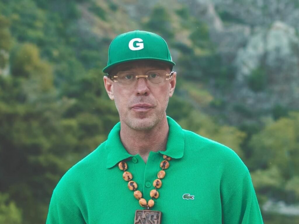 The Grouch Reflects On Aesop’s Death As Living Legends Solider On With Christmas Tour