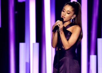 Ariana Grande’s ‘Christmas & Chill’: Greatest Pop Stars Podcast