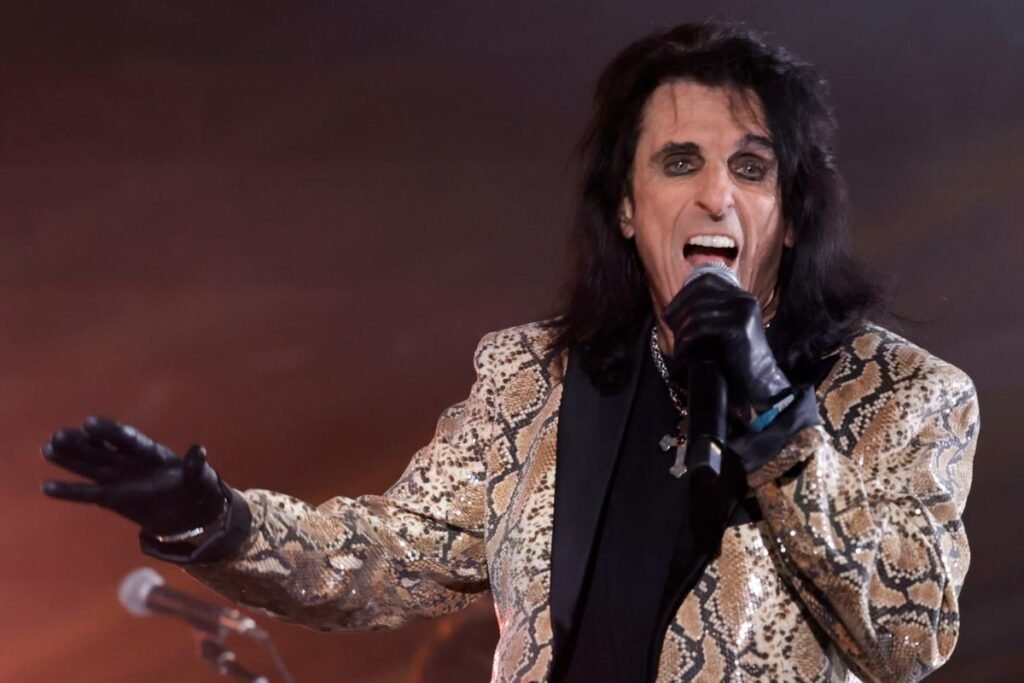 Alice Cooper Unveils Dates for 2026 U.S. and European Tour