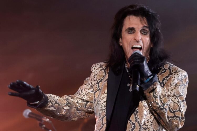 Alice Cooper Unveils Dates for 2026 U.S. and European Tour Alice Cooper Unveils Dates for 2026 U.S. and European Tour