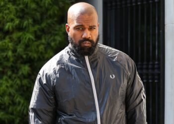Kanye West Confirms New Album During at Deon Cole's Comedy Show Kanye West Confirms New Album During at Deon Cole’s Comedy Show