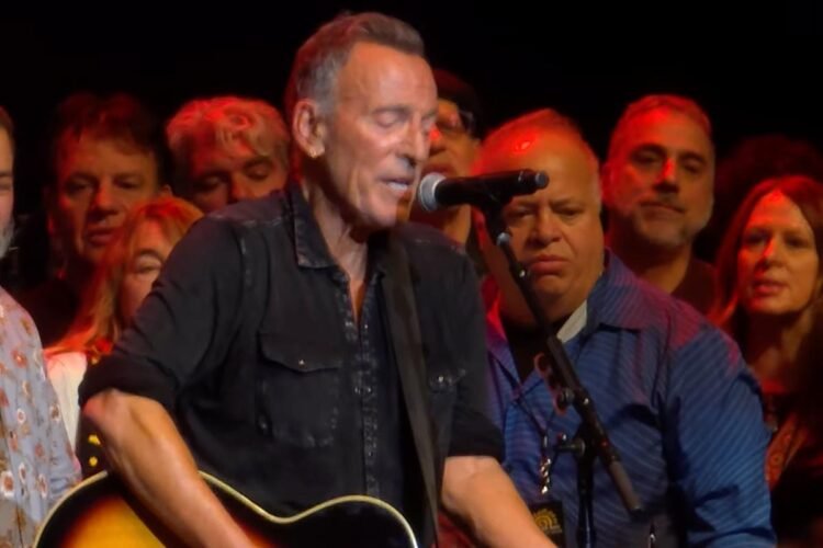 Bruce Springsteen Makes Surprise Concert Appearance