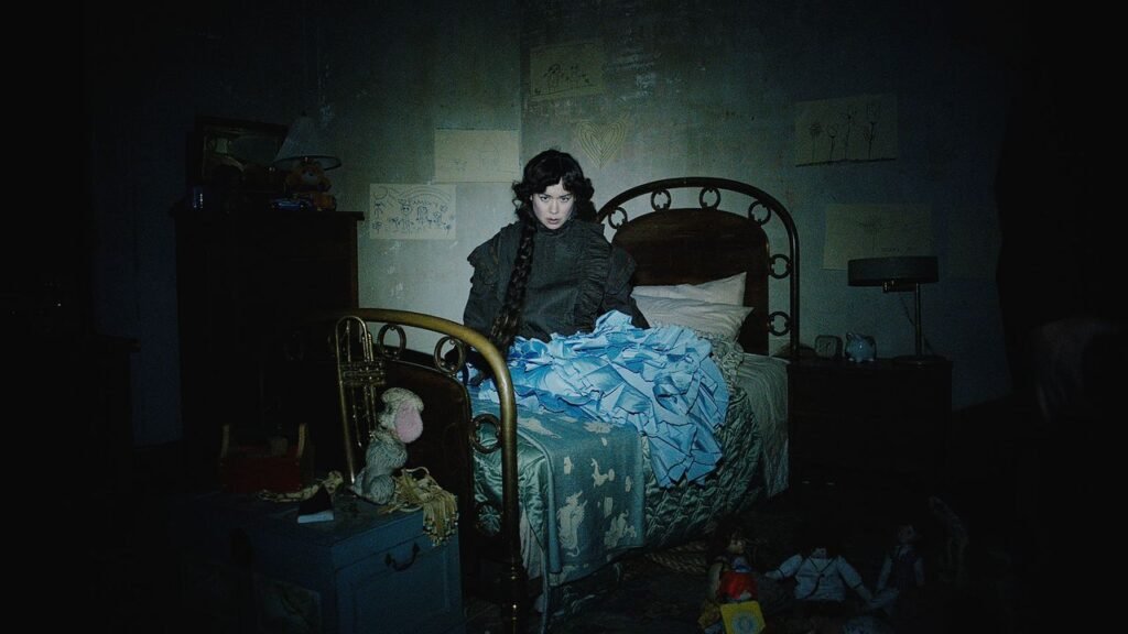 Mitski Haunts a House in New “If I Leave” Video Mitski Haunts a House in New “If I Leave” Video