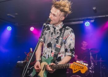 Look Mum No Computer to represent the UK at Eurovision