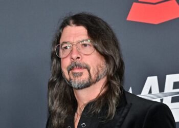 Dave Grohl Explains Josh Freese’s Exit From Foo Fighters
