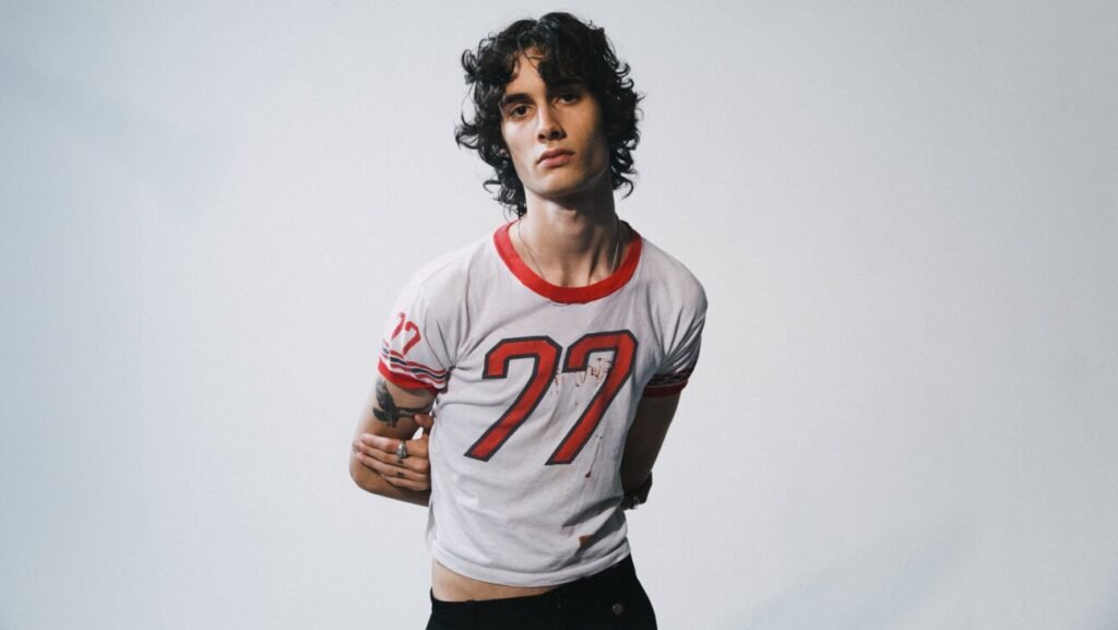 WMG generated $1.84bn in calendar Q4; recorded music subscription streaming revenues jump 10.9% YoY