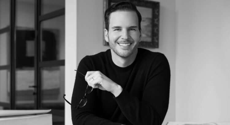 HYBE AMERICA launches Blue Highway Records in Nashville, names Jake Basden as CEO HYBE AMERICA launches Blue Highway Records in Nashville, names Jake Basden as CEO