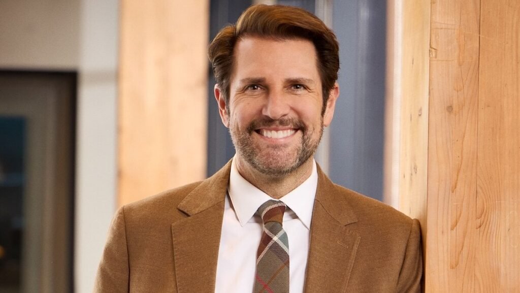 Damon Whiteside to step down as Academy of Country Music CEO