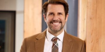 Damon Whiteside to step down as Academy of Country Music CEO