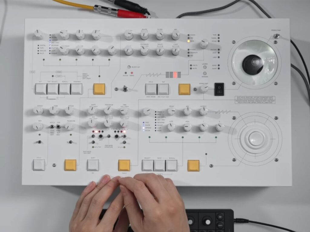 Andrew Huang’s custom multi-fx processor by Love Hultén Andrew Huang’s custom multi-fx processor by Love Hultén