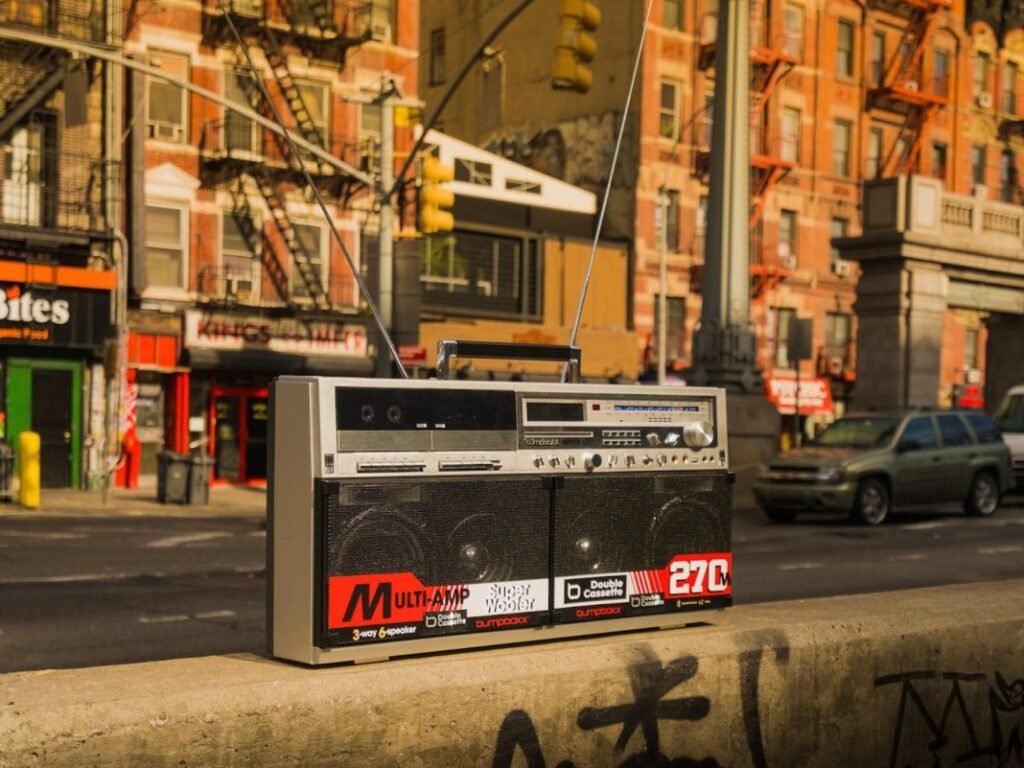 The Bumpboxx BB-777 is a modern twist on a classic boombox from the '80s The Bumpboxx BB-777 is a modern twist on a classic boombox from the '80s