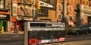 The Bumpboxx BB-777 is a modern twist on a classic boombox from the ’80s