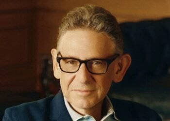 Sir Lucian Grainge talks AI strategy, Downtown, D2C, superfans, and more on UMG’s latest earnings call