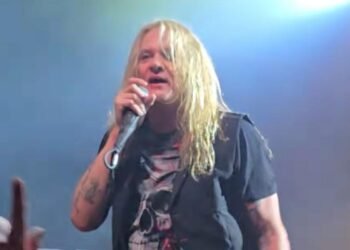 Sebastian Bach Performs Twisted Sister Classic With His Solo Band
