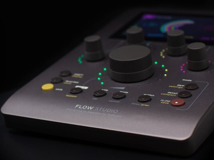 Flow Studio is an ultra-compact control surface from Softube offering album-ready signal chains and “lightning-fast” control