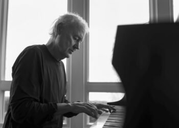 Bruce Hornsby Discusses His Recovery From Burnout For ‘Indigo Park’
