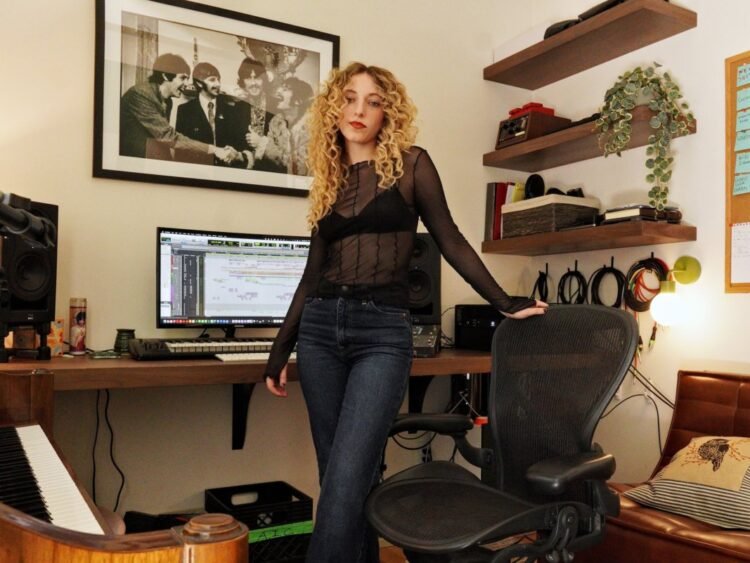 Lola Bates on Hollywood scoring, touring with legendary musicians and why she took a step back to perfect her sound Lola Bates on Hollywood scoring, touring with legendary musicians and why she took a step back to perfect her sound