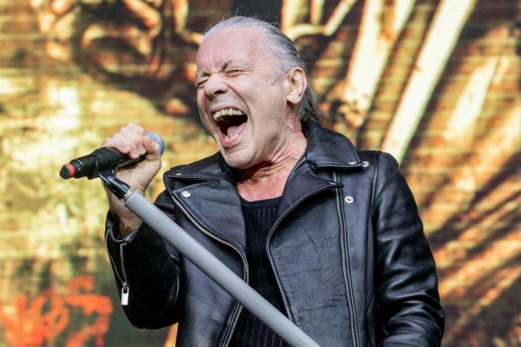 Watch Iron Maiden Perform Classic Tune for First Time in 38 Years Watch Iron Maiden Perform Classic Tune for First Time in 38 Years