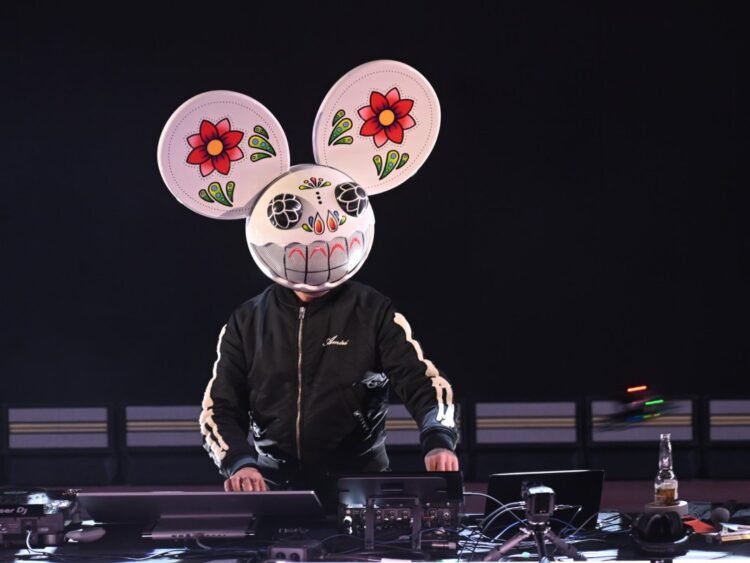 deadmau5 is selling signed synths, studio gear – and giving away a space-themed mau5head – through Reverb deadmau5 is selling signed synths, studio gear – and giving away a space-themed mau5head – through Reverb