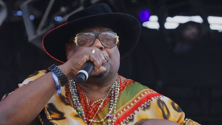 George Clinton sues UMG, alleging over $1.1M in royalties have been withheld for more than three years George Clinton sues UMG, alleging over $1.1M in royalties have been withheld for more than three years