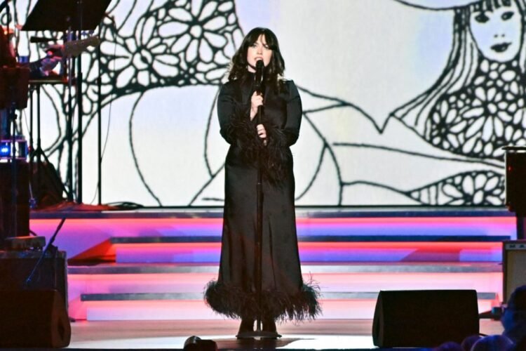 Violet Grohl Makes TV Debut With ‘Bug in the Cake’ Performance