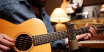 This limited-time Royer Labs ribbon mic bundle could be the perfect setup for recording your acoustic guitar