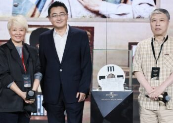 Universal Music Greater China acquires Carrier Creative catalog, home to ‘golden-era’ Mandopop recordings by Little Tigers and Johnny Chiang Universal Music Greater China acquires Carrier Creative catalog, home to ‘golden-era’ Mandopop recordings by Little Tigers and Johnny Chiang