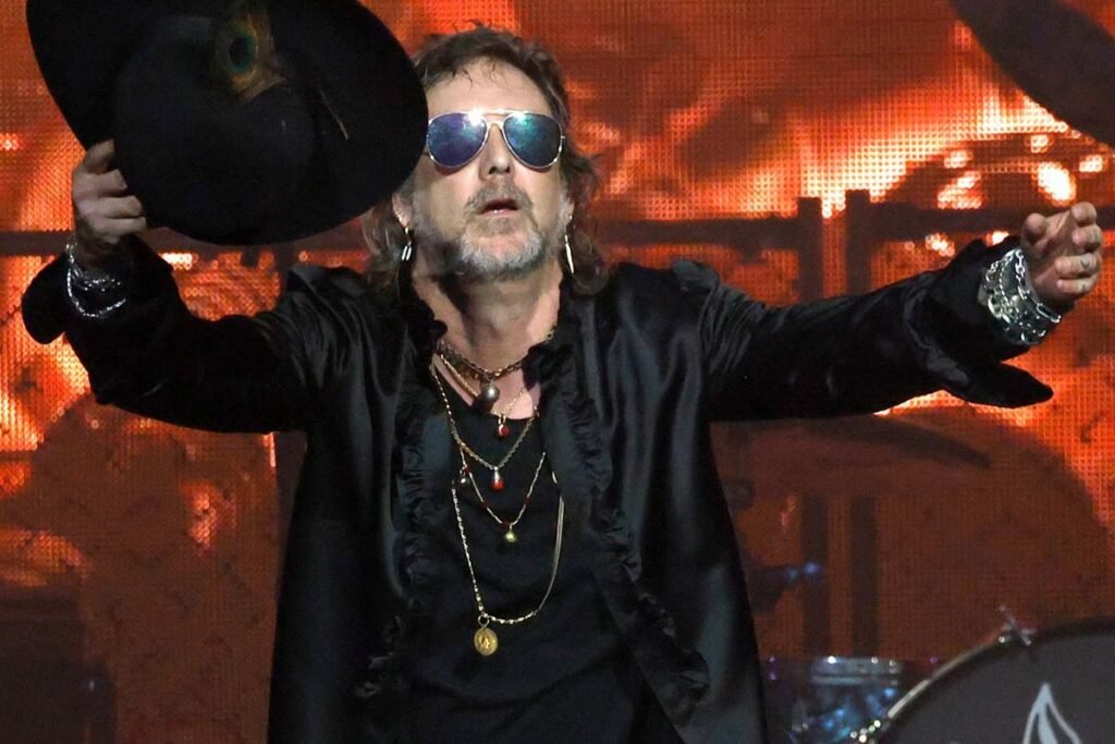 The Black Crowes' Robinson Booed After Mocking Fans’ ‘USA’ Chant