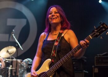 L7 Bassist Jennifer Finch Dies at 59