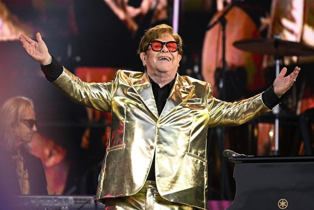 Elton John Planning Las Vegas Hologram Residency (Report) Elton John Planning Las Vegas Hologram Residency (Report)
