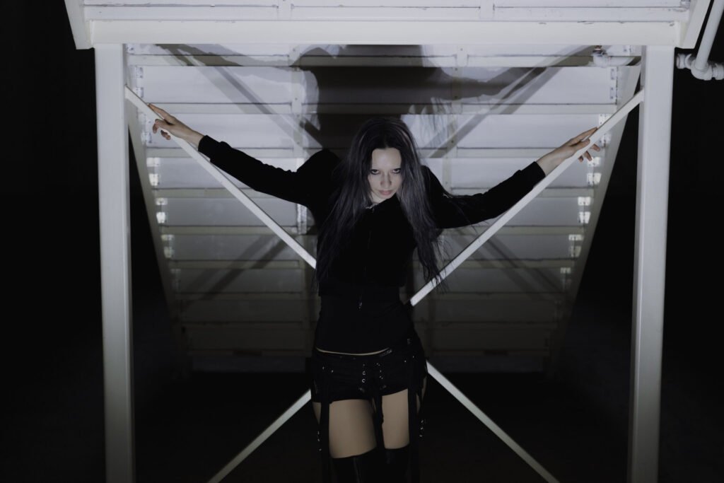 LISTEN: Zorza & Promis3 Link for Melancholic Hard-Dance Cut “ONEBODY”
