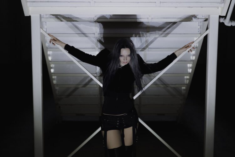 LISTEN: Zorza & Promis3 Link for Melancholic Hard-Dance Cut “ONEBODY”