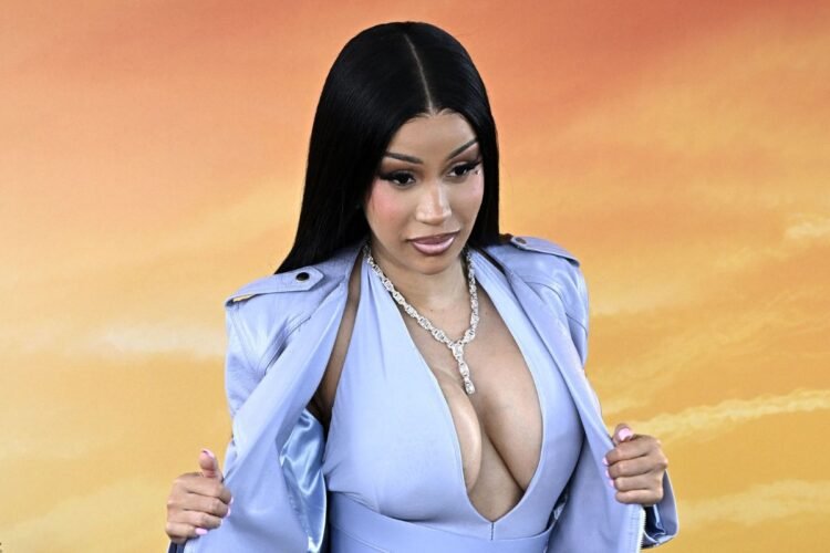 Cardi B Turns Herself Into Overweight Meme To Promote New Song “AH HA” Cardi B Turns Herself Into Overweight Meme To Promote New Song “AH HA”