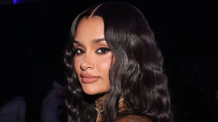 Kehlani Pauses Tour Due to Health Concerns: “In So Much Pain”