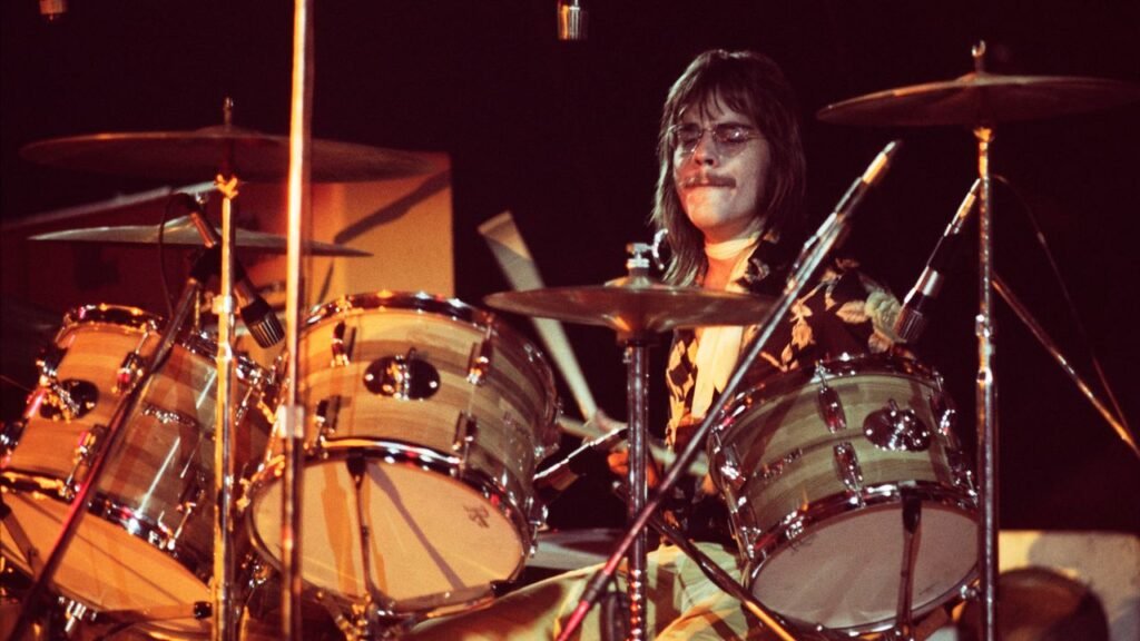 ZZ Top Drummer Frank Beard Dies at 77 ZZ Top Drummer Frank Beard Dies at 77