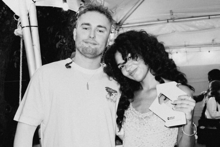 Sam Fender & Olivia Dean’s ‘Rein Me In’ Is No. 1 for 22nd Week in U.K.